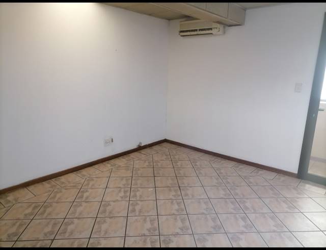 952M² WAREHOUSE TO LET IN HENNOPSPARK